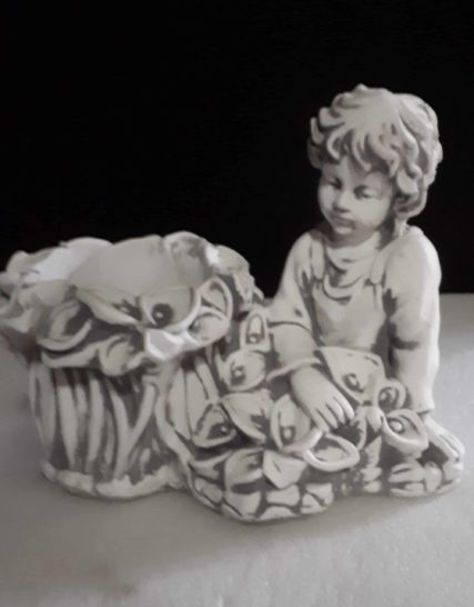 L254 jongen met pot