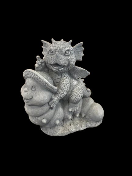 GD7 draak op rups 25 cm