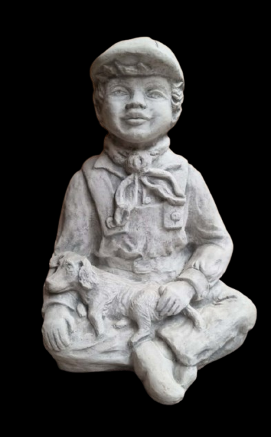J1377 jongen zittend met hond 48 cm